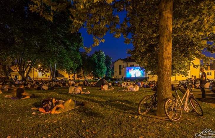Ljetno kino na otvorenom