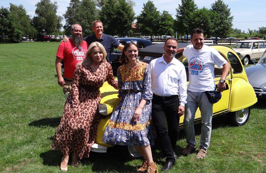 Spektakl s više tisuća spačeka