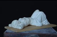 „Fantazija narcisa“, dio serije radova „Geneza, te idejna skica za fragment  skulpture „Kaos“, 2021., gips, drvo, 56x25x22 cm