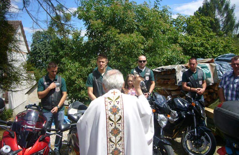I motoristi uz blagoslov sv. Vida
