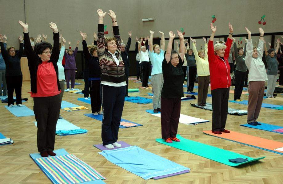 Besplatni program joge za starije