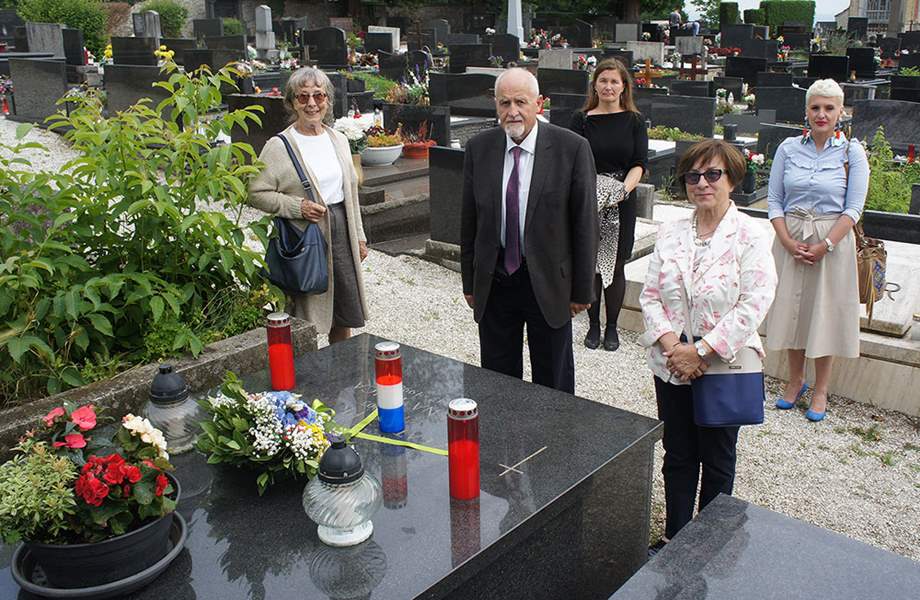 Prica je još uvijek među nama