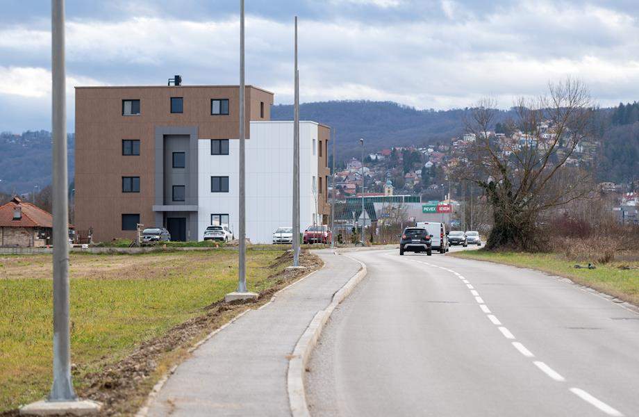 Postavlja se javna rasvjeta
