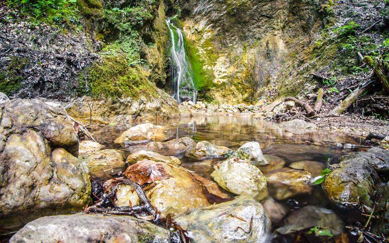 Cerinski vir Waterfall