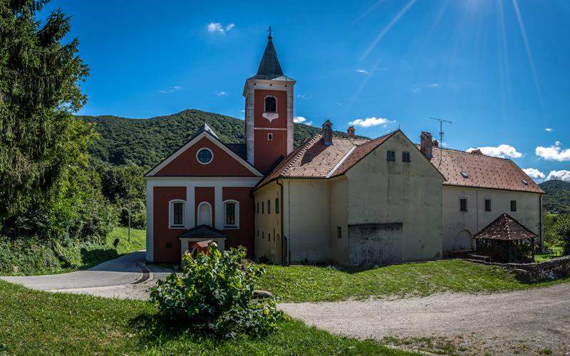 Crkva svetog Leonarda i samostan